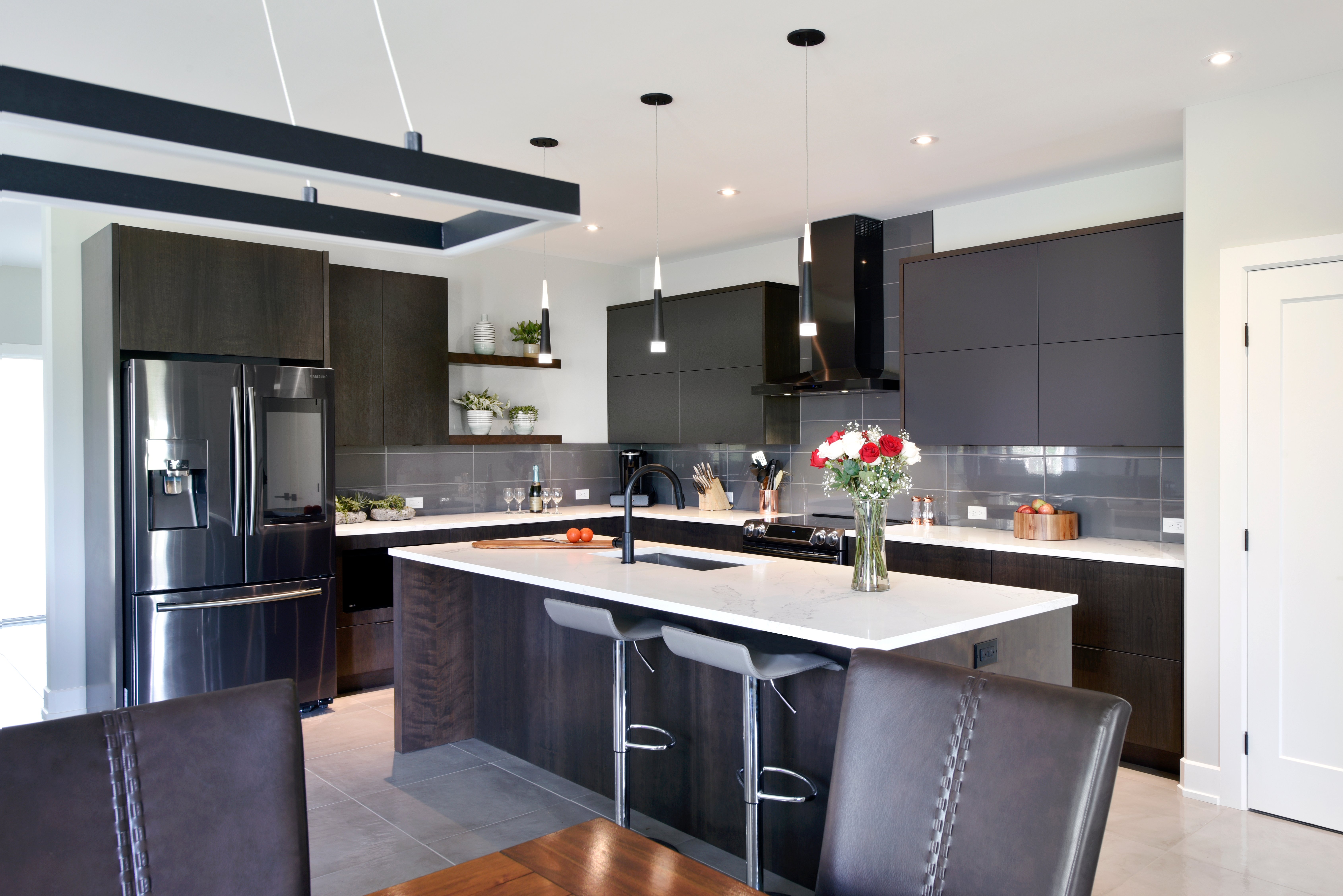 How to design a functional and aesthetic kitchen that fits your lifestyle