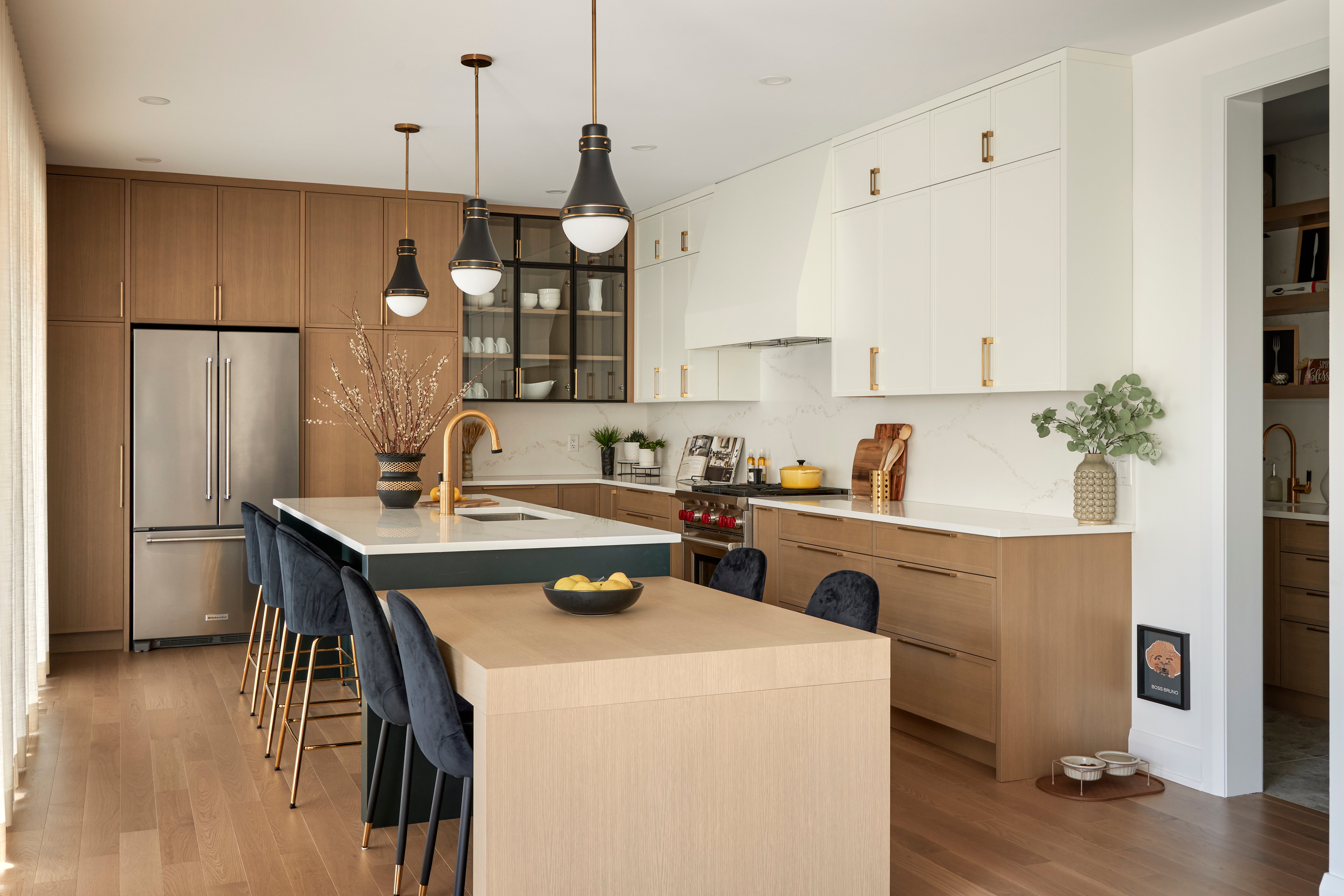 oak kitchen cabinets