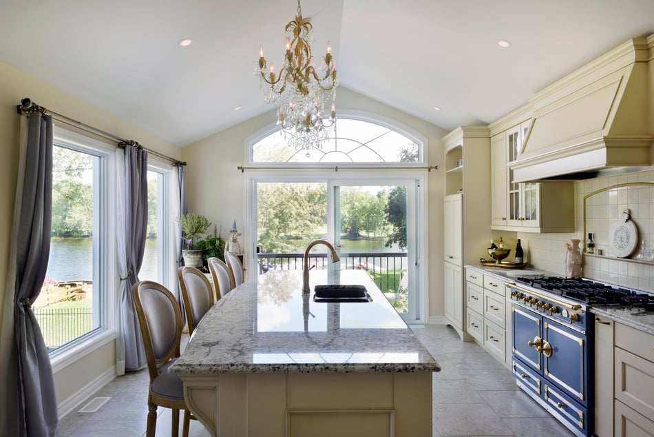 An elegant traditional kitchen design.