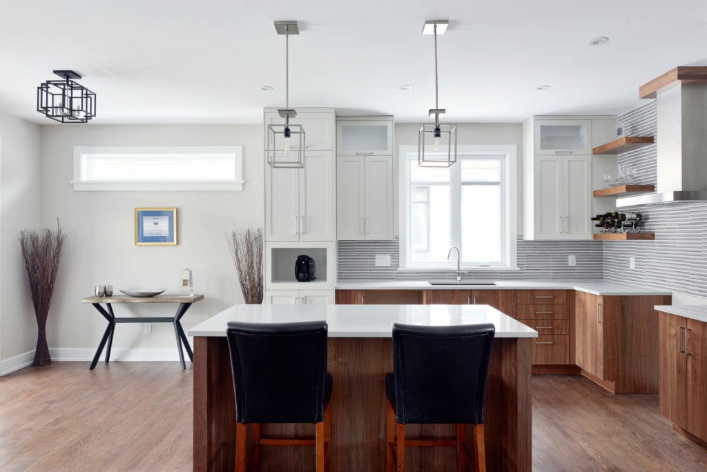 A clean, contemporary kitchen by Deslaurier